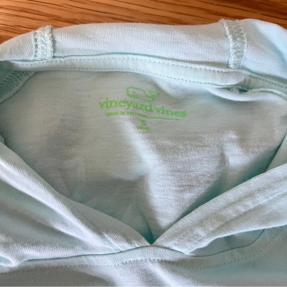 Vineyard Vines long sleeved girls hooded shirt - Picture 3 of 3